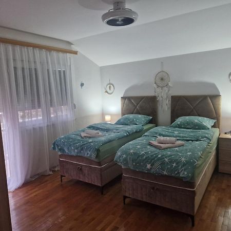 Apartman Deluxe Чаплина Экстерьер фото